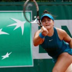 Andreescu, 19, overcomes shoulder injury to win Rogers Cup, US Open